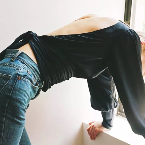 LAST ONE! 5 ⭐️  JENNA Blue Silky Open Back Blouse - Picture 5 of 8